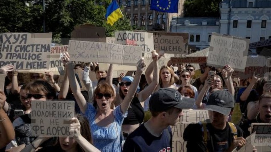 Ukraine : la crise au sommet de l'État révèle les contradictions d'une guerre qui s'enlise